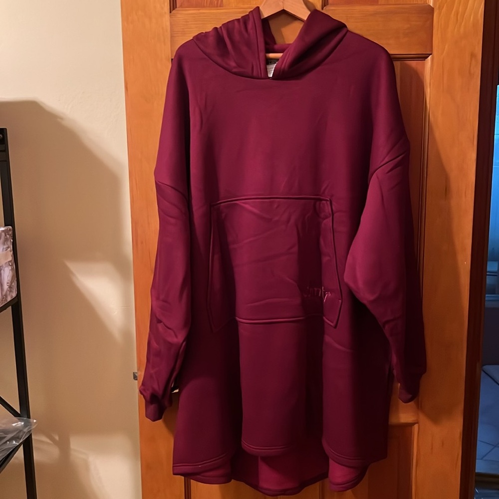 The Comfy wearable blanket